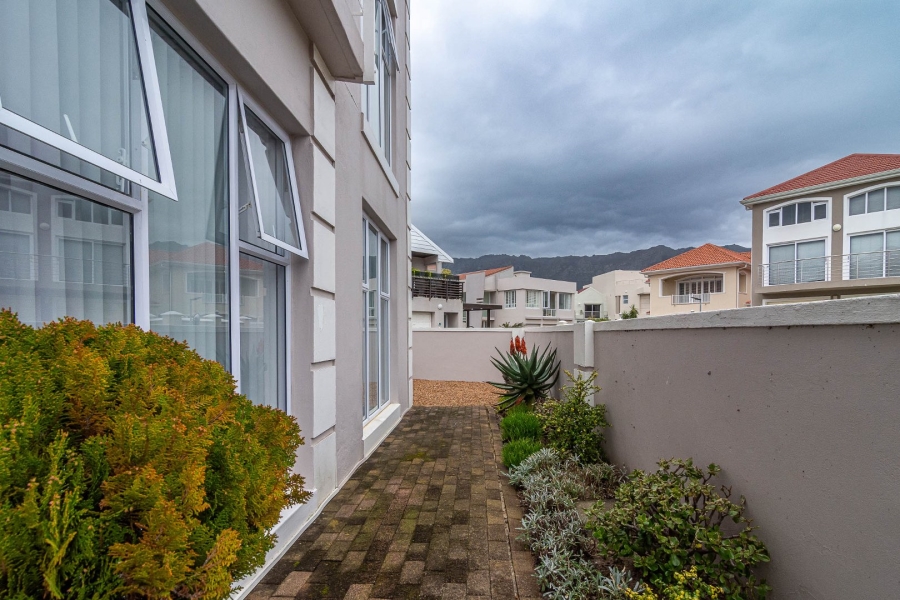 8 Bedroom Property for Sale in Harbour Island Western Cape